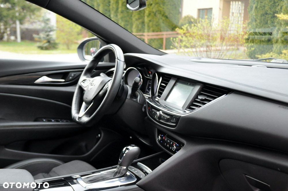 Opel Insignia - 18