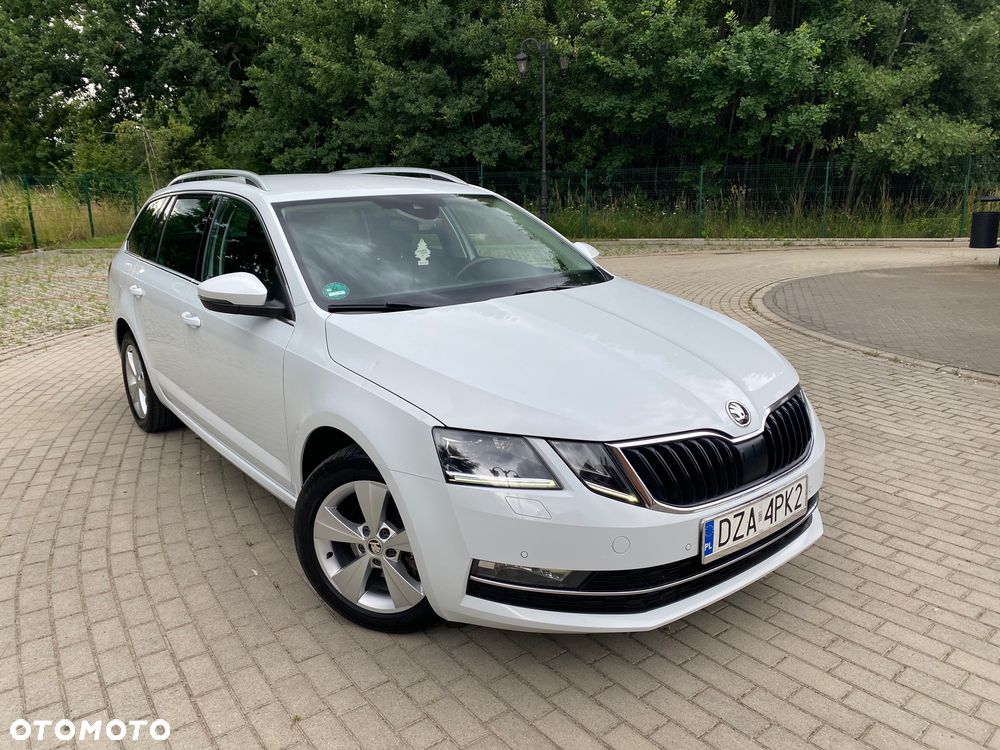 Skoda Octavia Combi 1.6 TDI DSG Premium Edition - 11