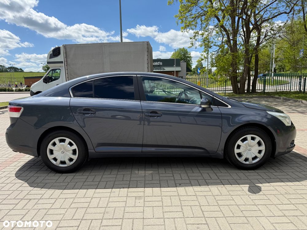 Toyota Avensis 2.0 Executive - 5