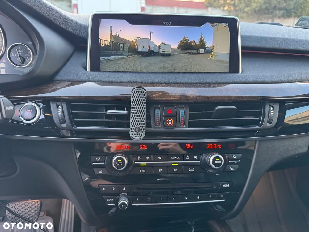 BMW X5 xDrive50i Sport-Aut - 9