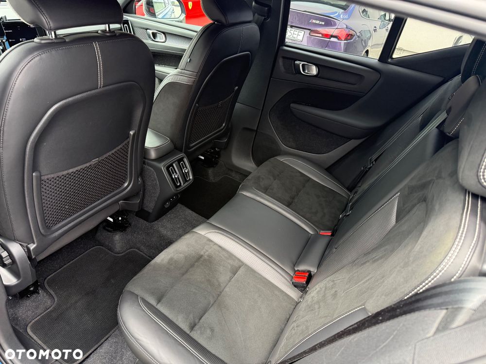 Volvo XC 40 D4 AWD R-Design - 30