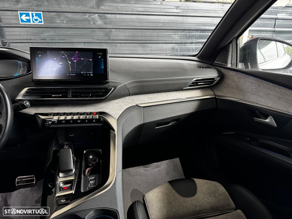 Peugeot 3008 1.6 Hybrid4 GT Pack e-EAT8 - 23