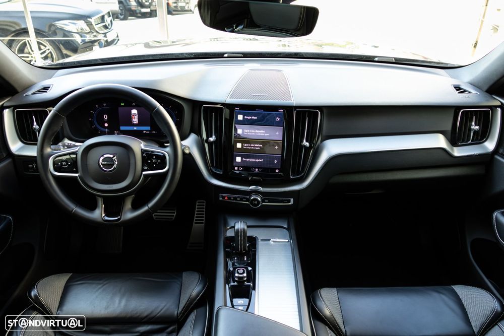 Volvo XC 60 2.0 B4 R-Design Geartronic - 11