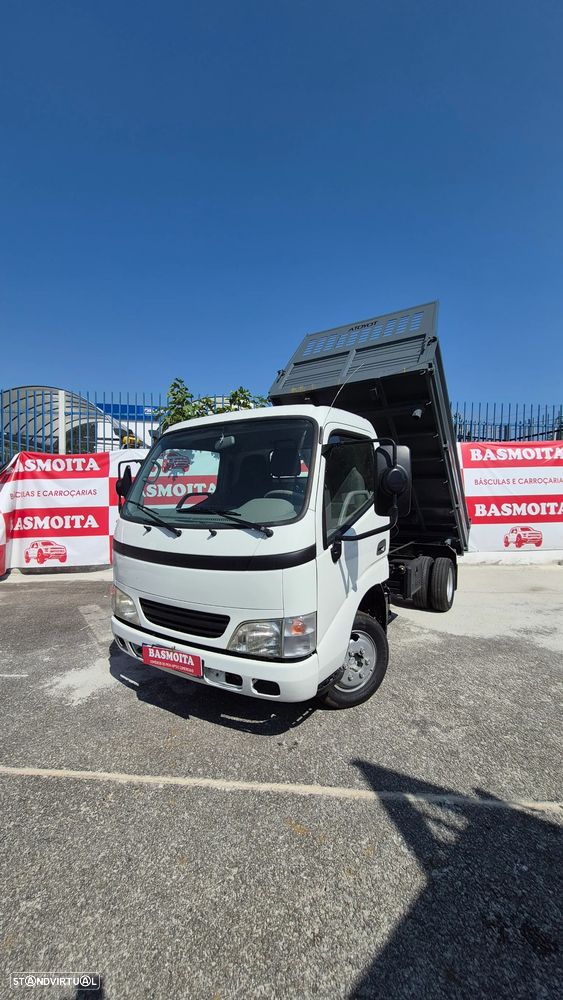 Toyota Dyna M - 1