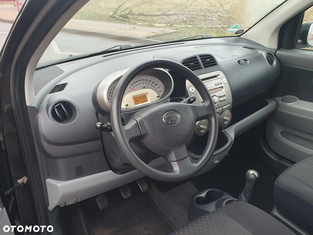 Daihatsu Sirion - 24