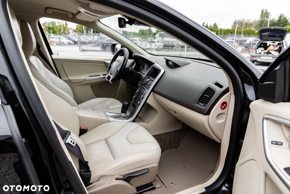 Volvo XC 60 3.2 AWD Kinetic - 28