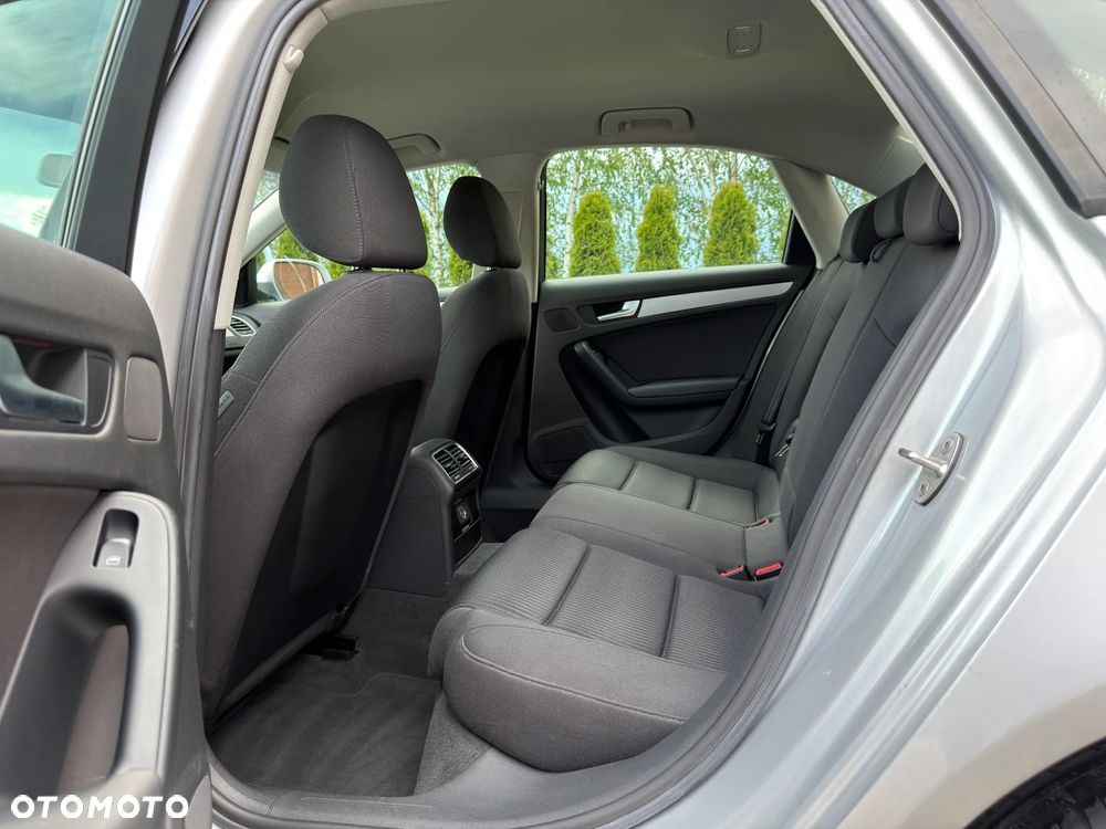Audi A4 Limousine 1.8 TFSI Ambiente - 32