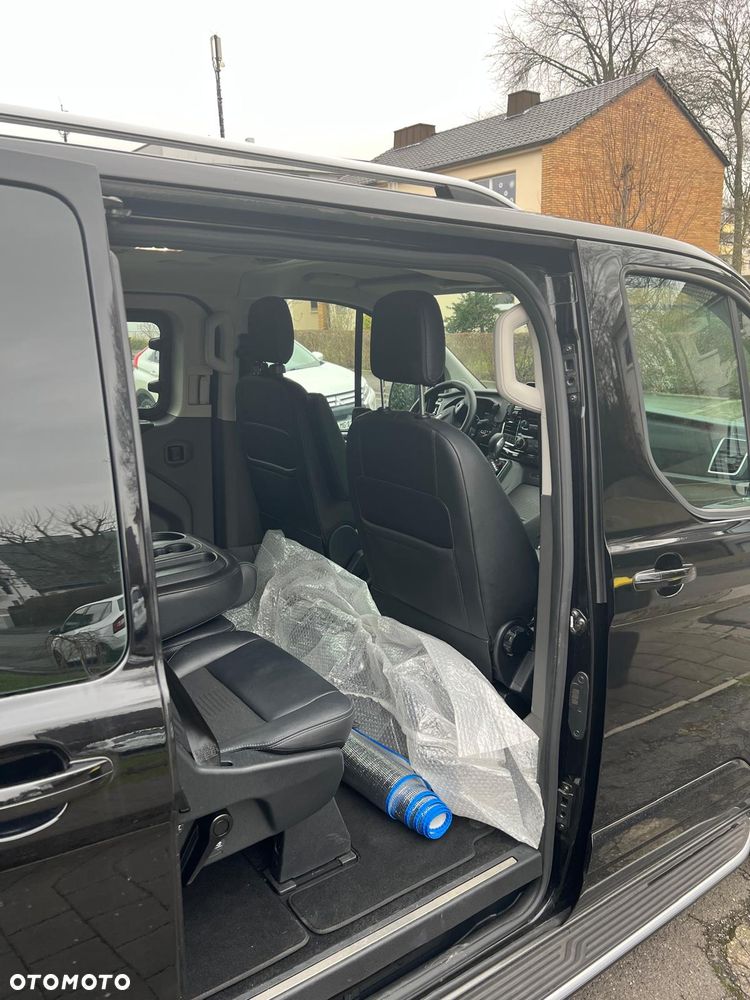 Ford Tourneo Custom - 4
