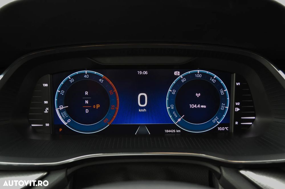 Skoda Octavia Combi 2.0 TDI DSG Tour - 6