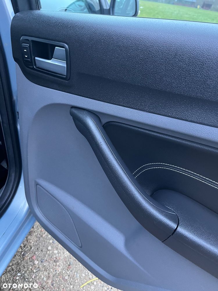 Ford Focus 1.8 Ghia - 22