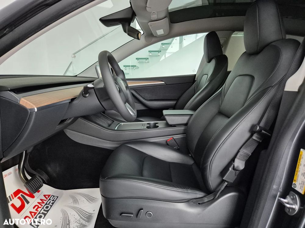 Tesla Model Y Long Range Dual Motor AWD - 16