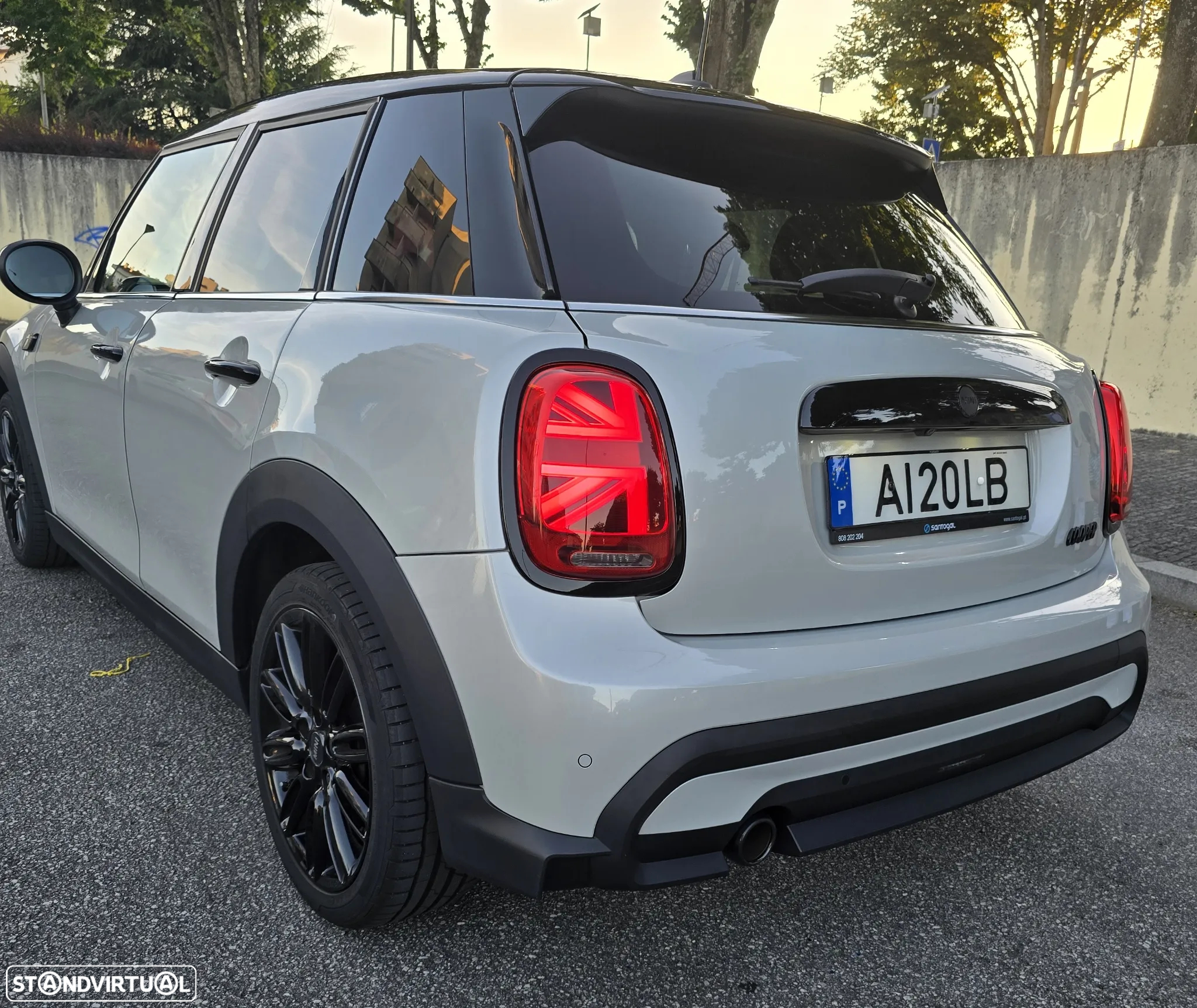 MINI 5 Portas Cooper Auto - 2