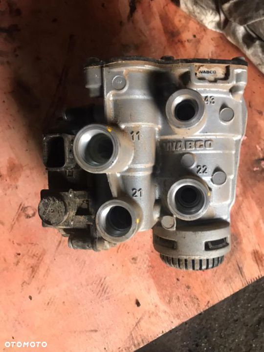 NEW HOLLAND - Zawór EBS modulator ETCV przyczepy