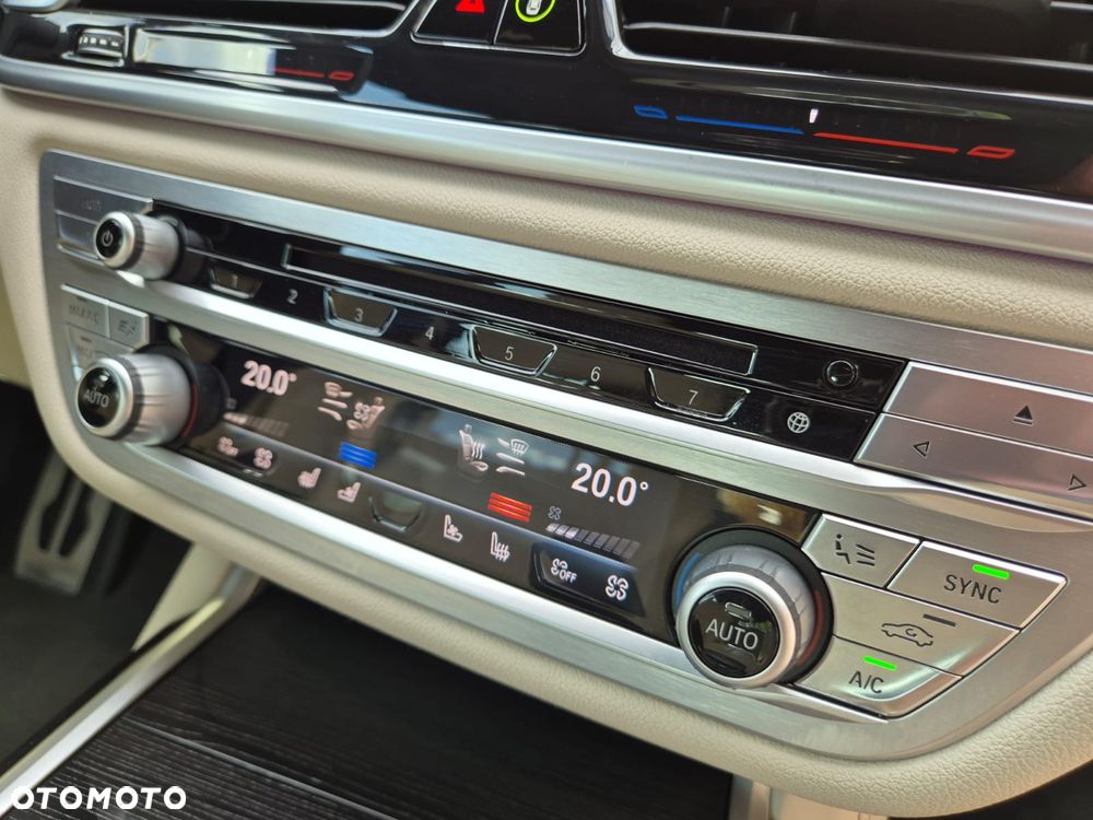 BMW Seria 7 740d xDrive - 12
