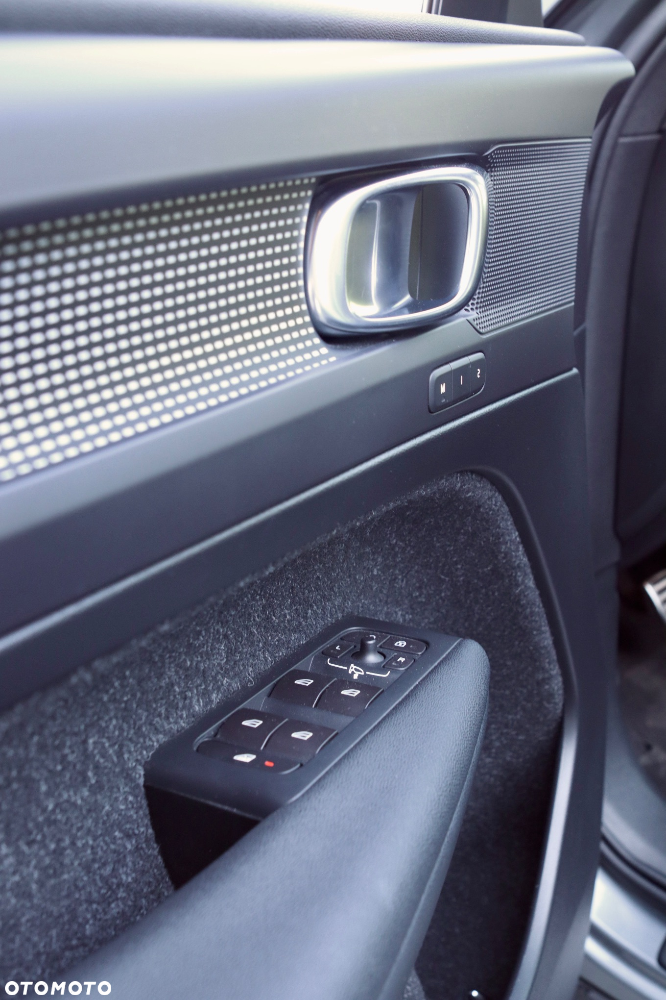 Volvo XC 40 T3 R-Design - 13