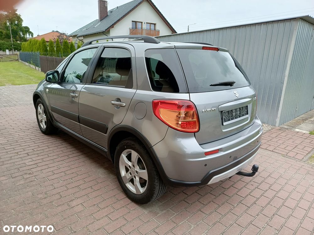 Suzuki SX4 2.0 DDiS 4x2 Comfort - 4