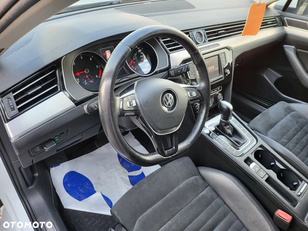 Volkswagen Passat Variant 2.0 TDI SCR 4Motion DSG Highline - 11