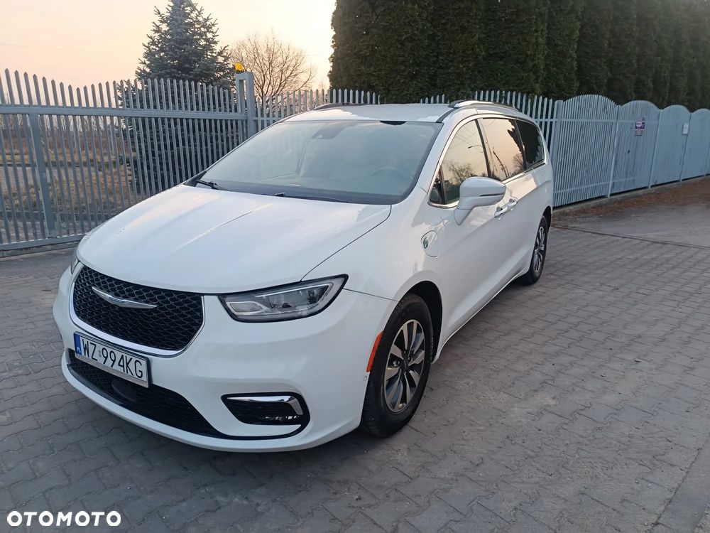 Chrysler Pacifica - 1