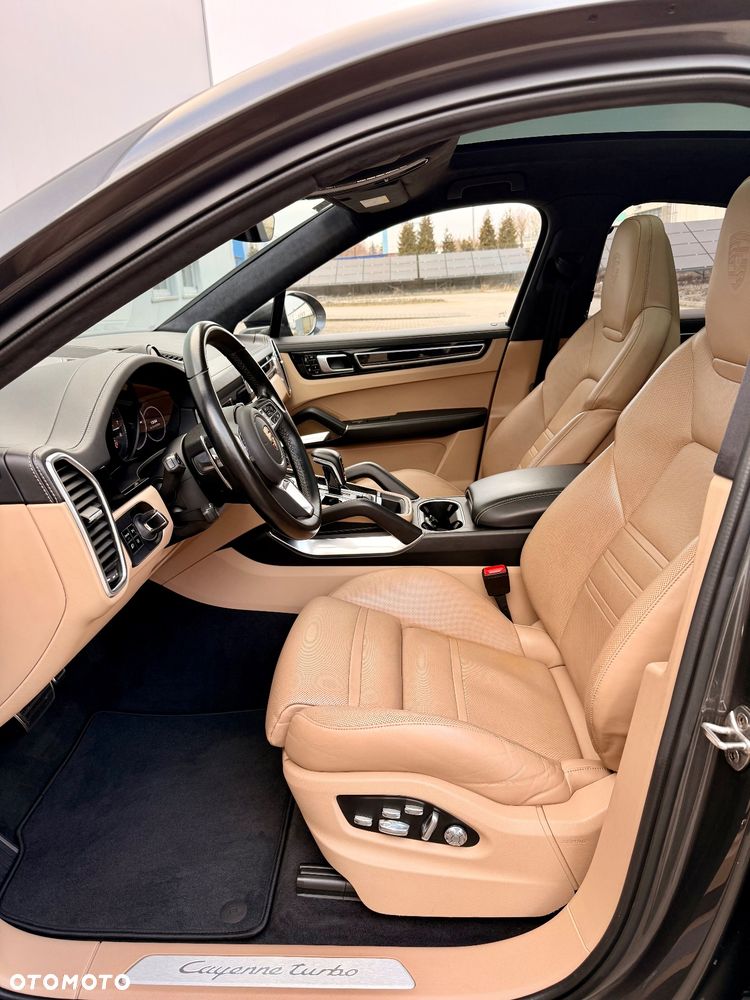 Porsche Cayenne - 25