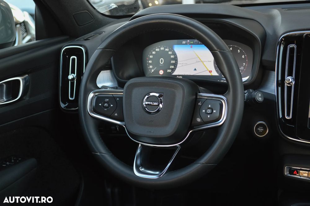 Volvo XC 40 T2 AT8 Momentum - 30