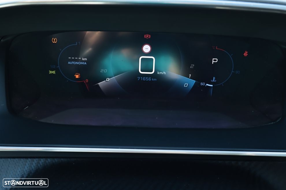 Peugeot 2008 1.2 PureTech Allure Pack EAT8 - 10