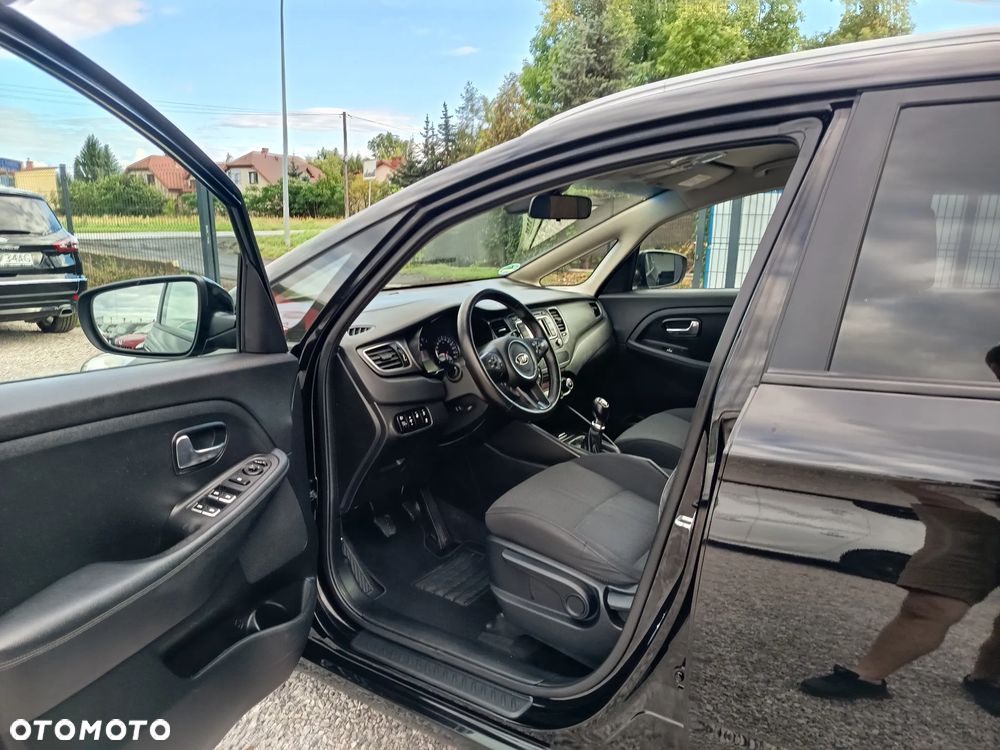 Kia Carens 1.6 GDI Dream Team Edition - 13