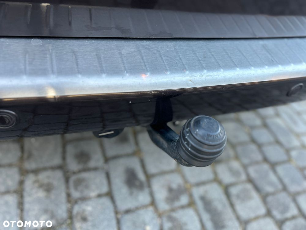 Volkswagen Caravelle - 32