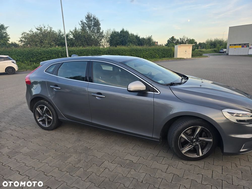Volvo V40 D3 Drive-E R-Design Momentum - 5