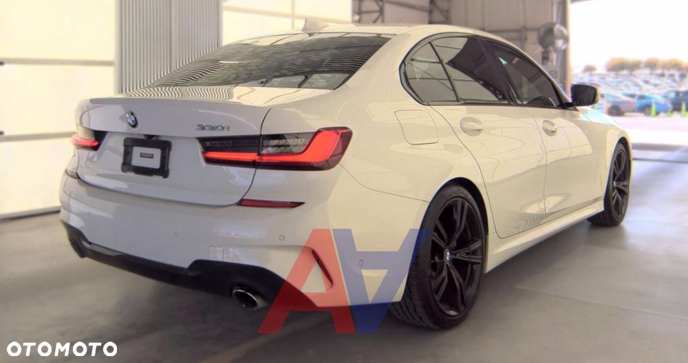 BMW Seria 3 330i Sport Line - 9