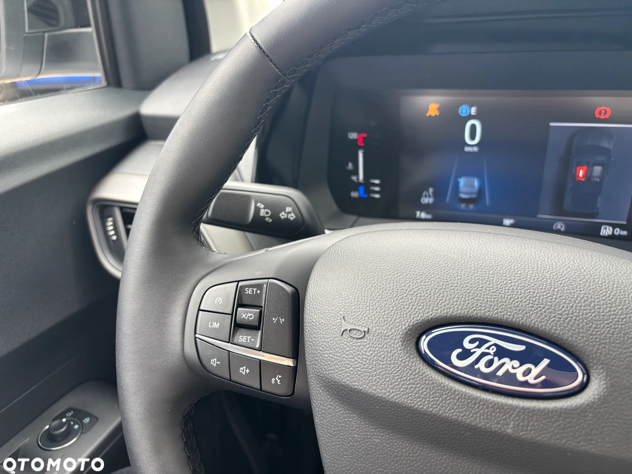 Ford Transit Courier - 16