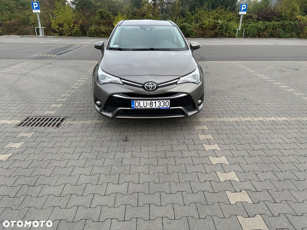 Toyota Avensis 1.8 Premium - 14