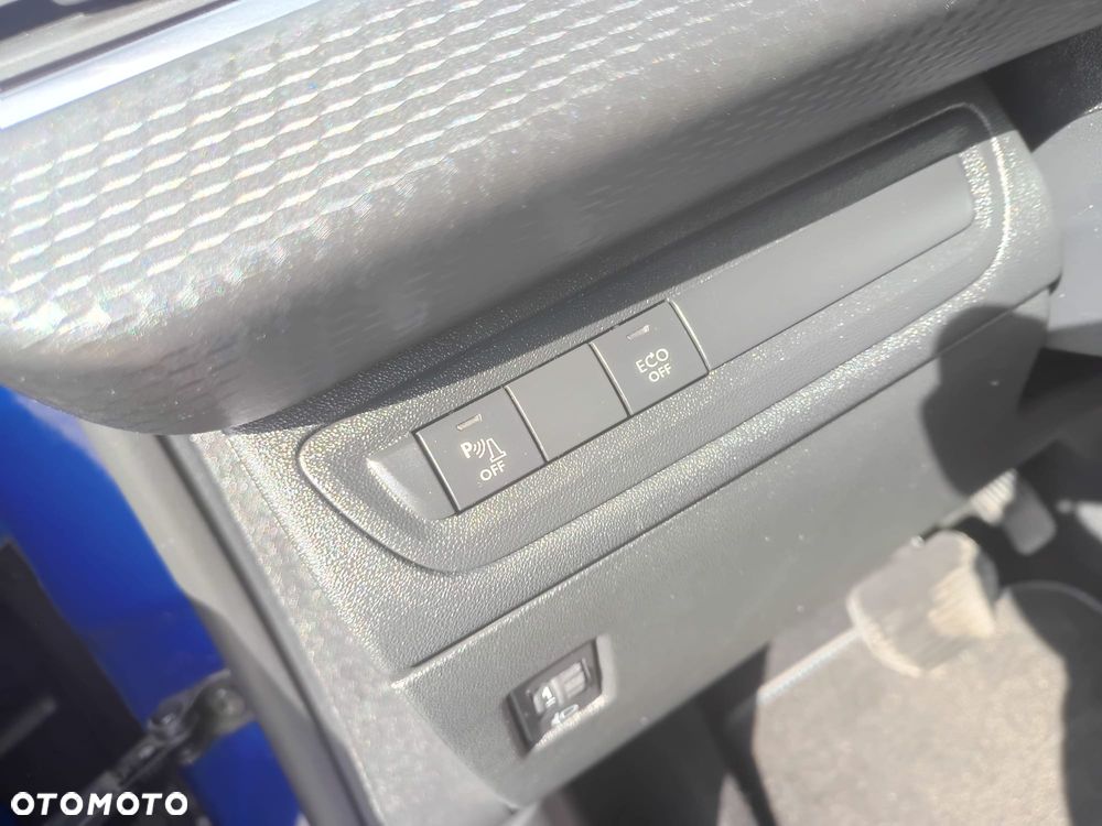 Peugeot 2008 PureTech 110 GPF Stop&Start EAT6 Signature - 13