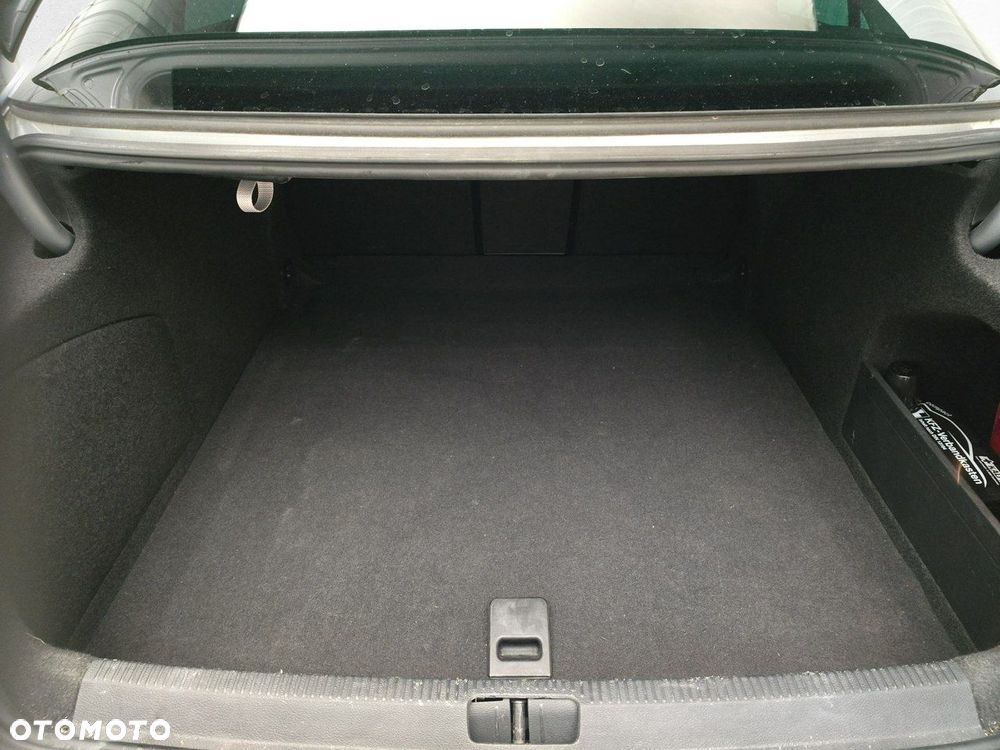 Volkswagen Passat CC - 13