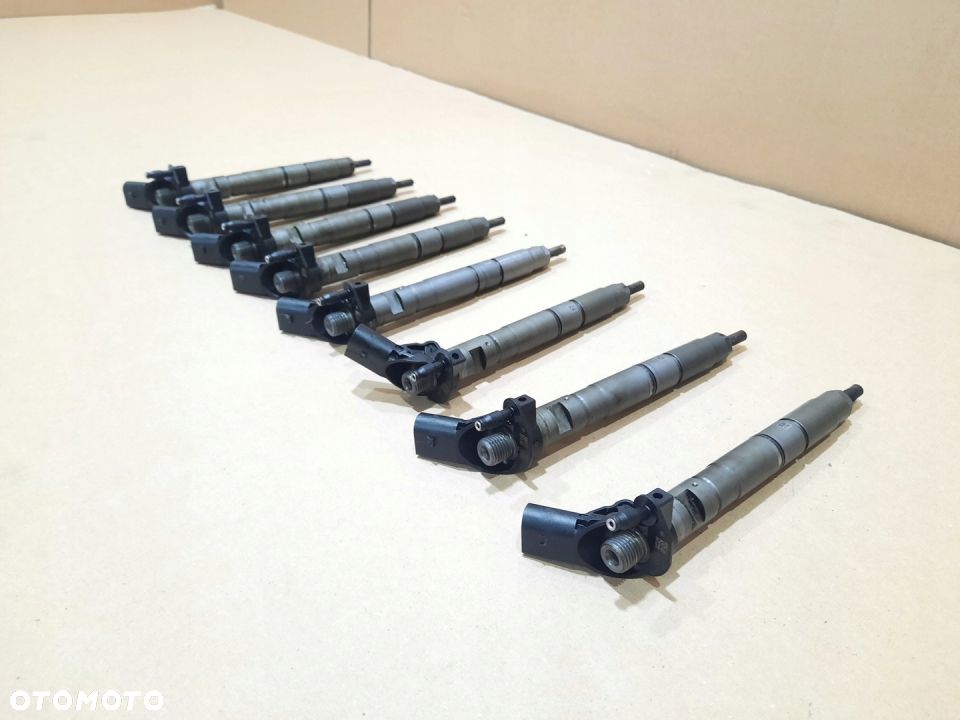WTRYSKIWACZ AUDI A8 D3 Q7 4L 4.2 TDI 057130277AD - 4
