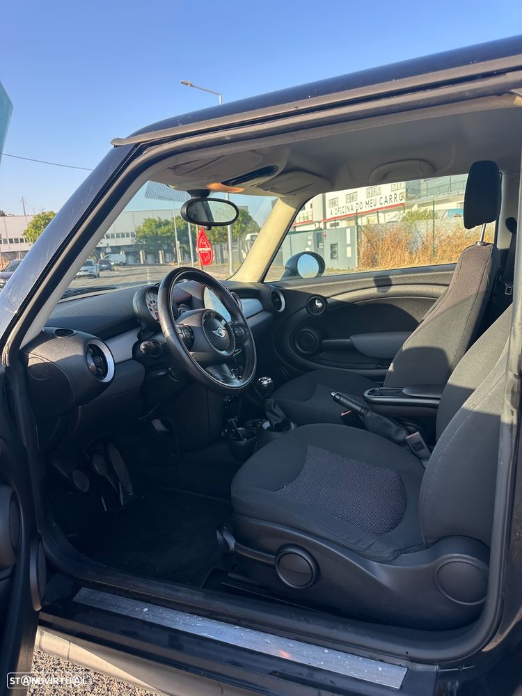 MINI 3 Portas One - 17