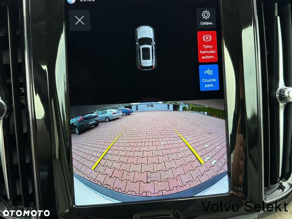 Volvo XC 60 B4 B Plus Dark - 22