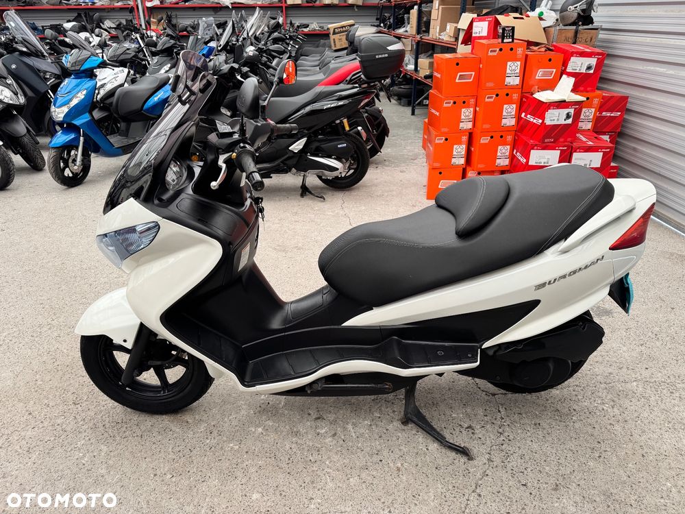 Suzuki Burgman - 4