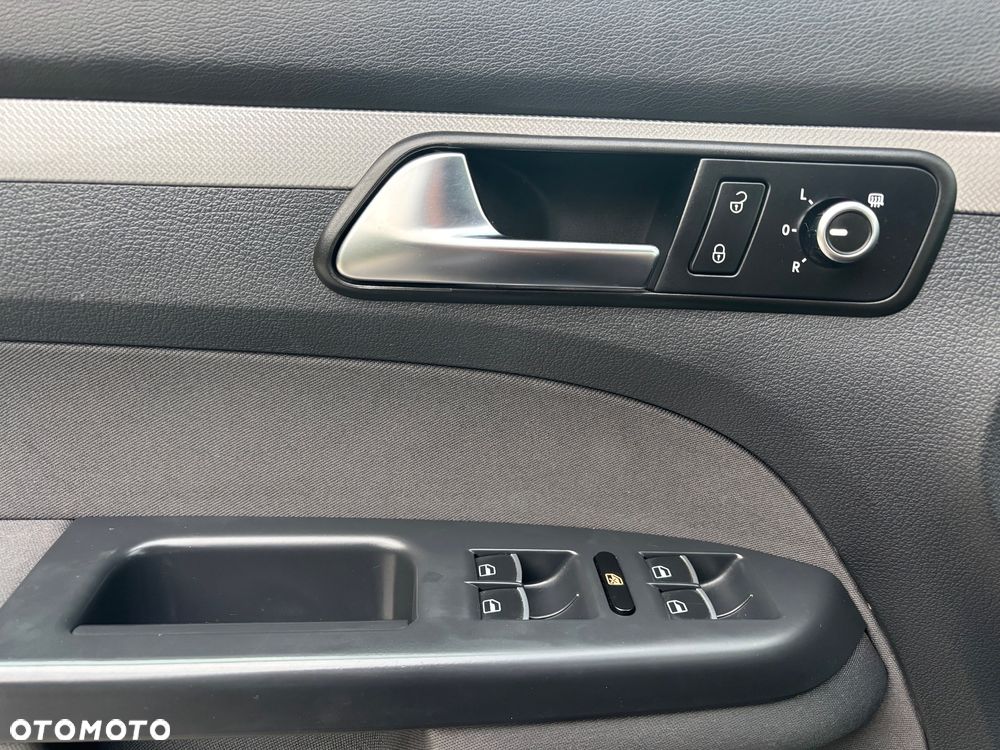 Volkswagen Touran 1.6 TDI DPF BlueMotion Technology MATCH - 11