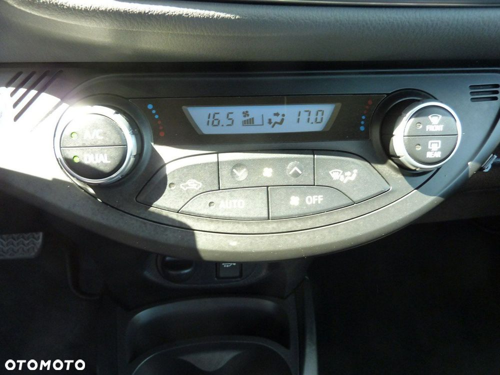 Toyota Yaris - 27