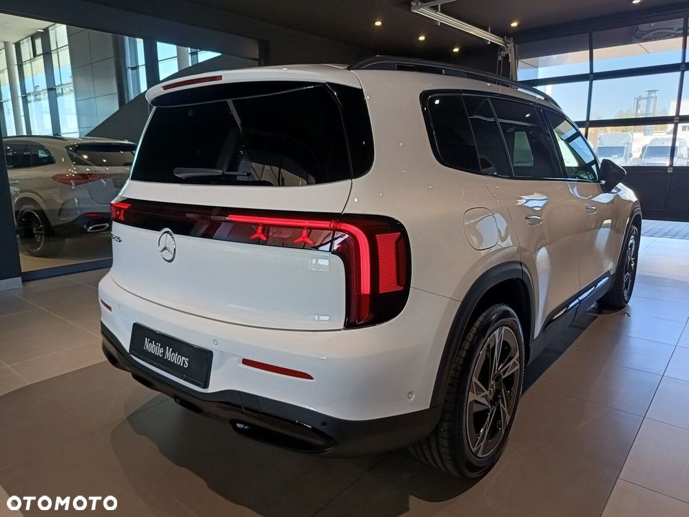 Mercedes-Benz GLB - 10