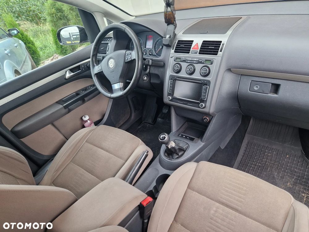 Volkswagen Touran 2.0 TDI Highline - 3