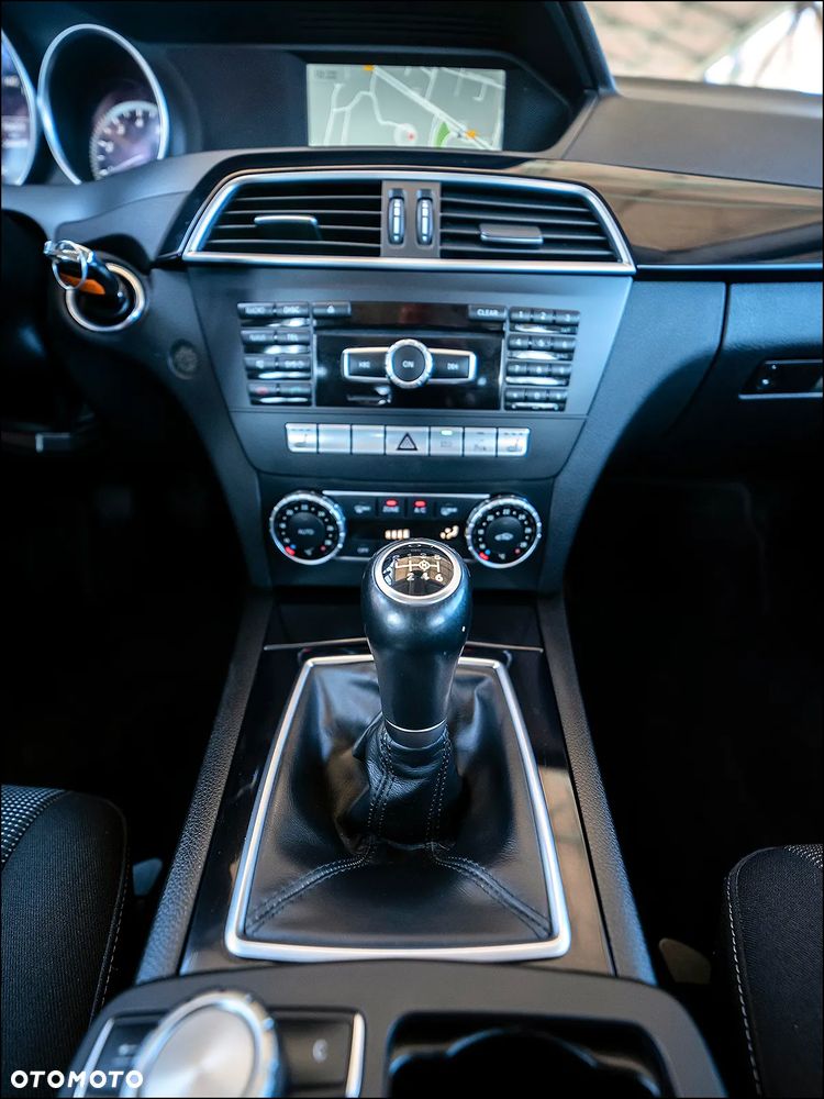 Mercedes-Benz Klasa C 180 (BlueEFFICIENCY) Elegance - 24
