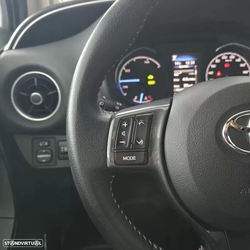Toyota Yaris 1.5 HSD 20 Anos - 17