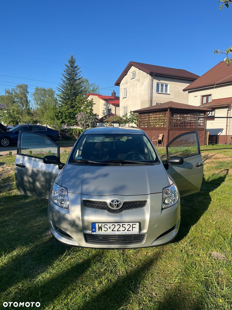 Toyota Auris 1.4 D-4D Luna - 2