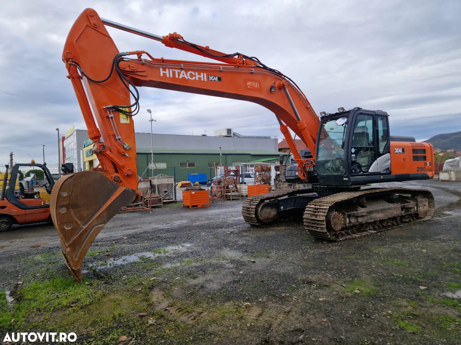 Hitachi ZX 290LCN-5B - 11
