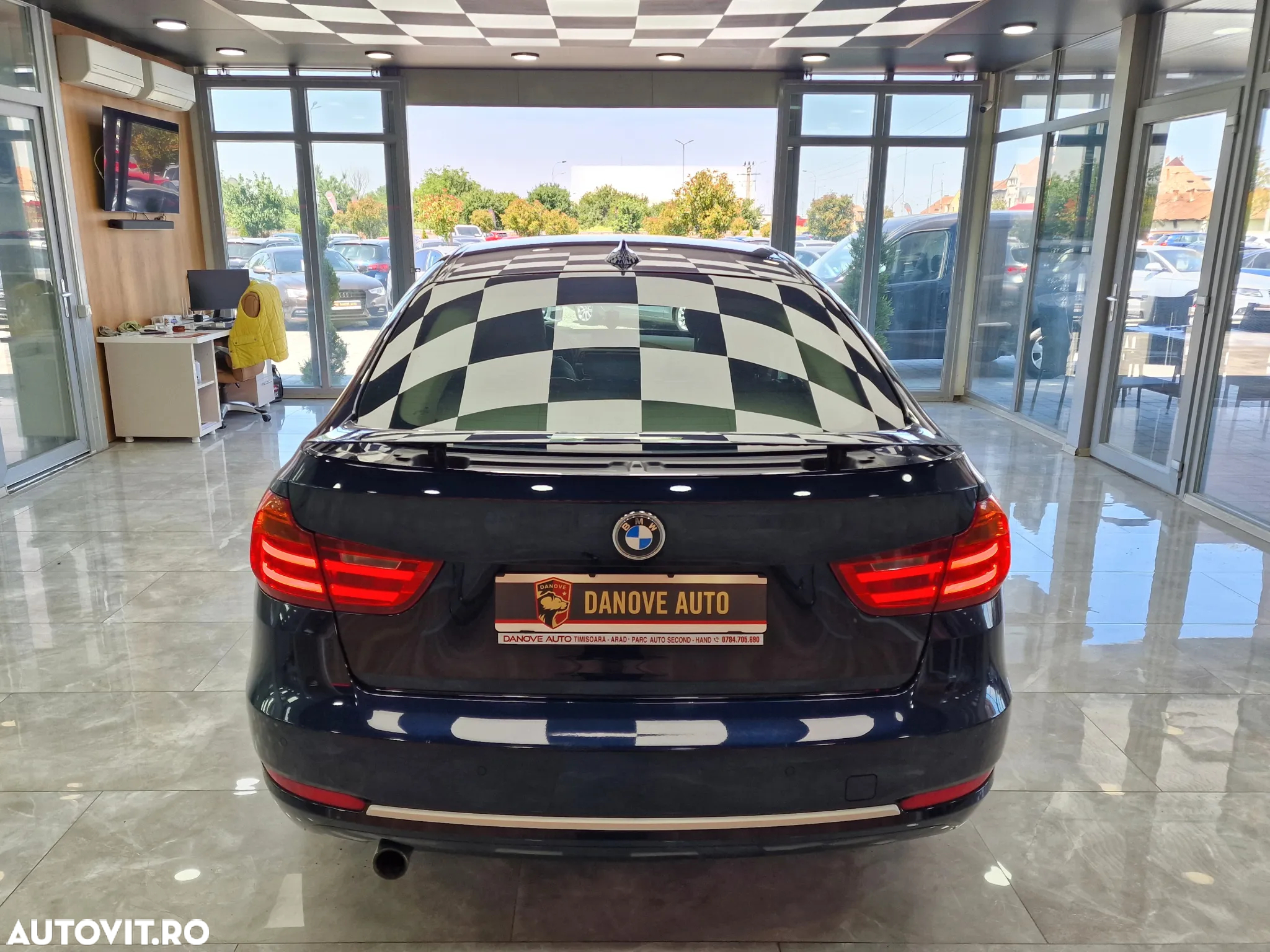 BMW Seria 3 320d GT Aut. - 11