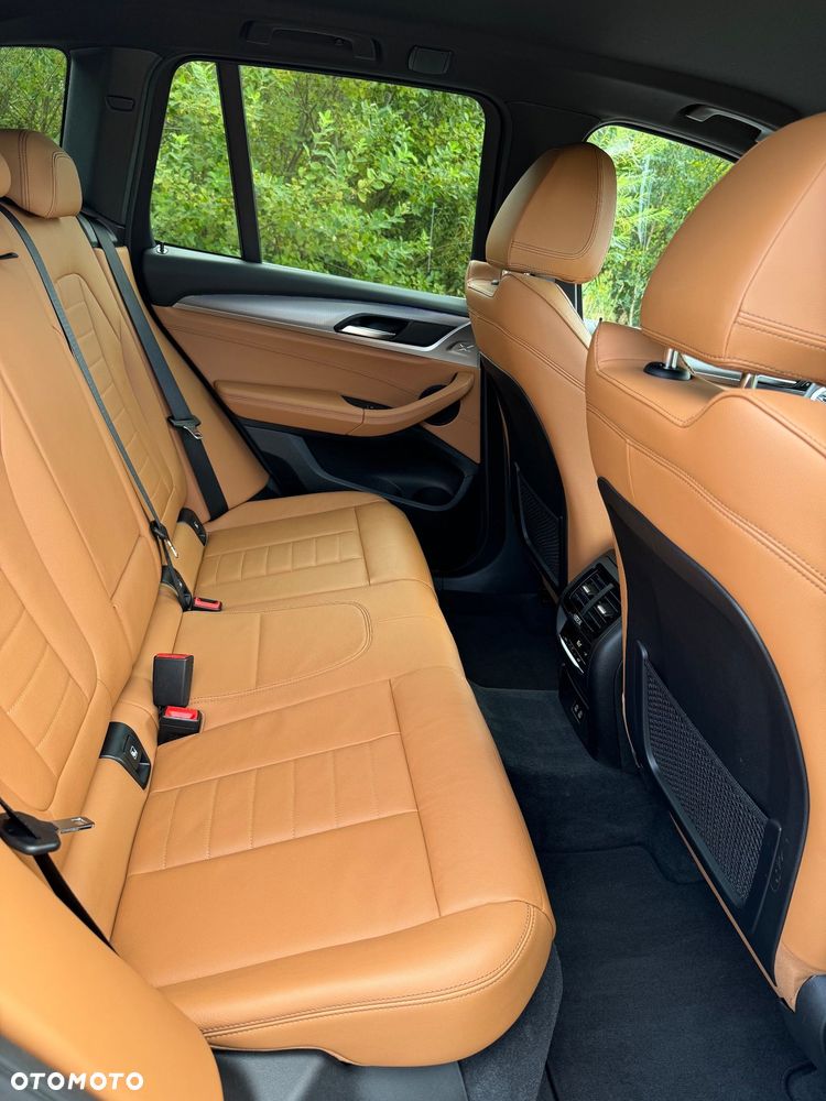 BMW X3 sDrive18d M Sport - 12