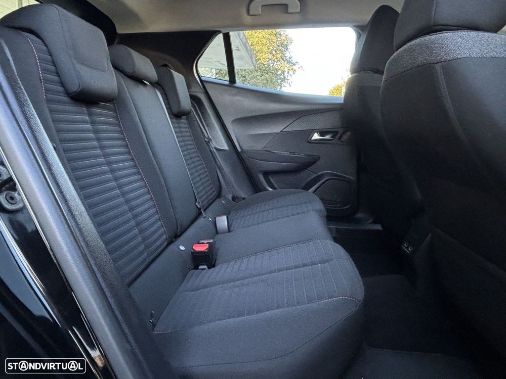 Peugeot 2008 1.2 PureTech Active Pack EAT8 - 24