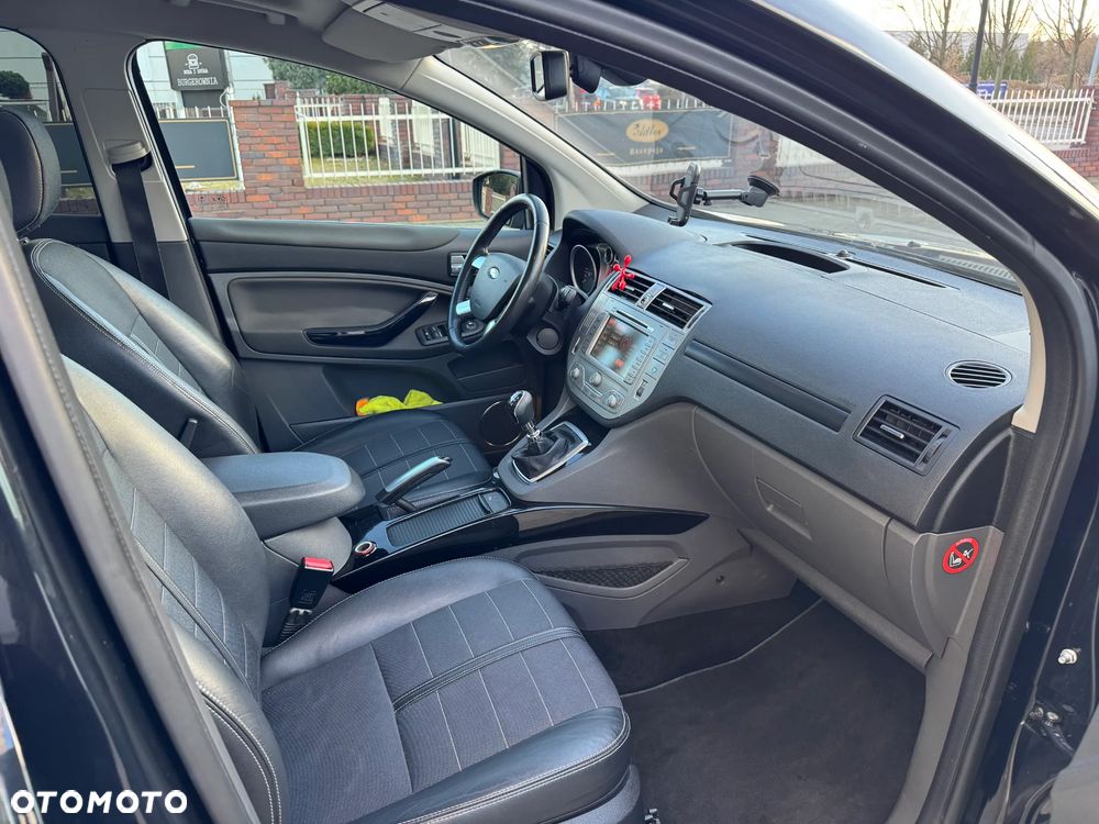 Ford Kuga 2.0 TDCi 4x4 Titanium - 36