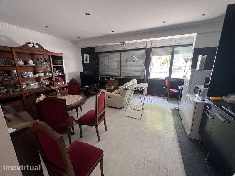 Apartamento Linda-a-Velha 80m2 + 20m2 - Grande imagem: 3/8